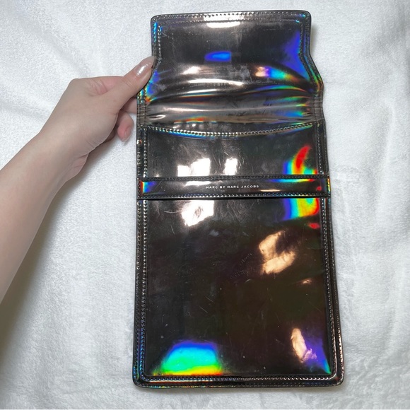 MARC By Marc Jacobs Halographic Iridescent Apple iPad mini Kindle Sleeve Case - Picture 3 of 7